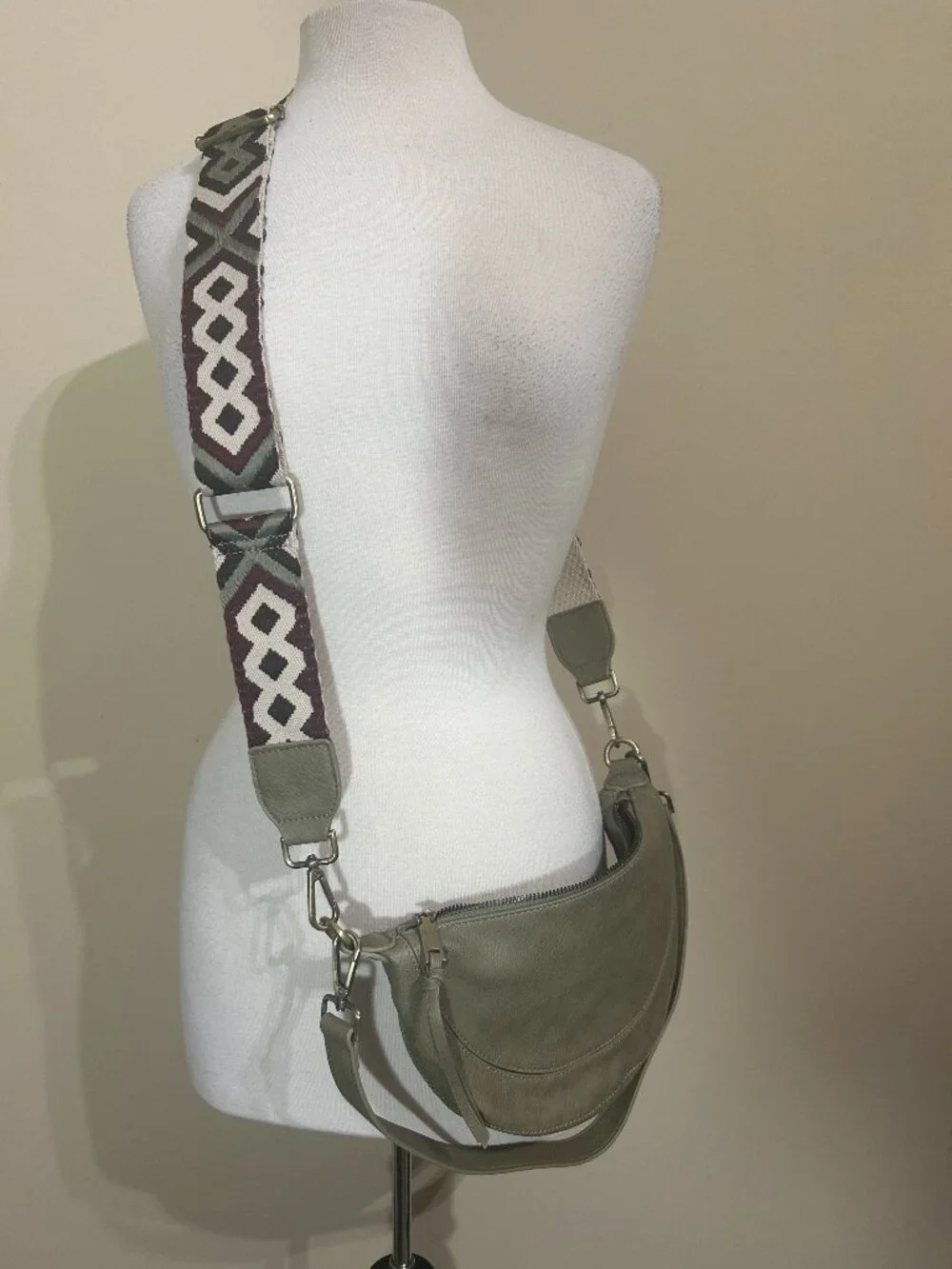 Anthropologie URBAN ORIGINALS Luna Slouchy sling crossbody purse Vegan Bag Tan